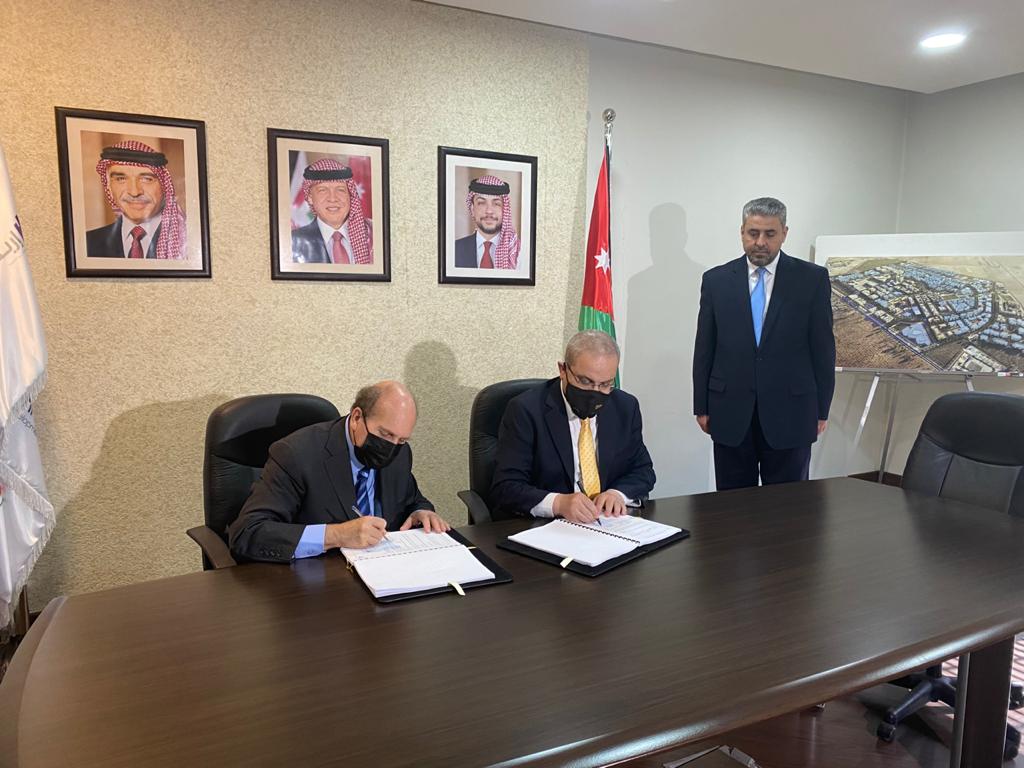 توقيع عطاء البنية التحتية لمنطقة إربد التنموية  