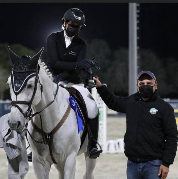 الفارسة سارة حسين العرموطي تحقق المركز الثاني في على فئتين في دوري لونجينز الإمارات