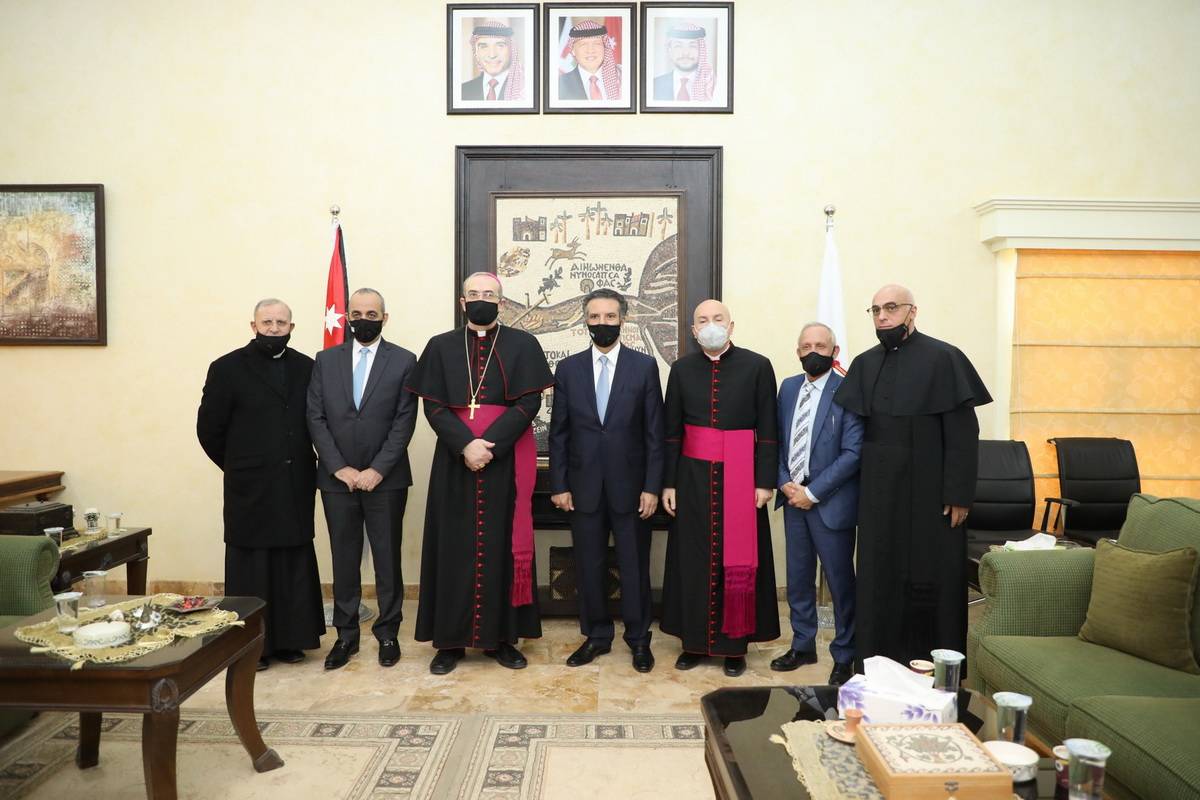 مؤتمر صحفي وقداس احتفالي للبطريرك بيتسابالا في يوم حج الكنائس الكاثوليكية إلى موقع المعمودية - المغطس