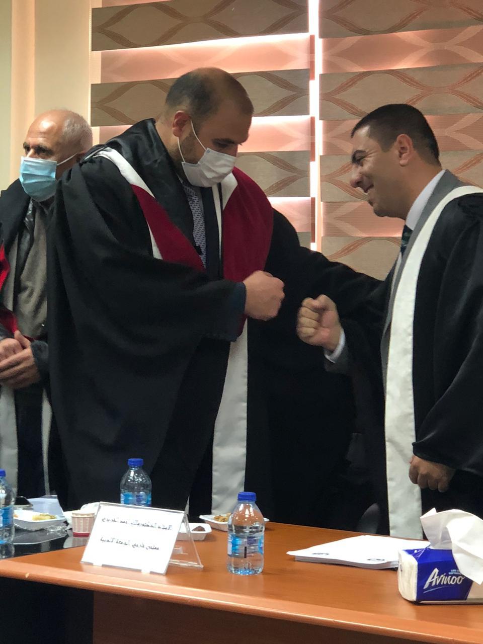 نادي موظفي بلدية السلط يهنئى الزميل رياض الوشاح الماجستير بامتياز 