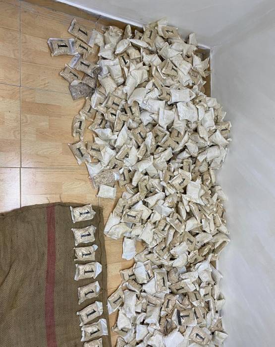 ضبط المتورط الرئيسي في قضية تهريب 800 الف حبة مخدرة قبل عدة اسابيع .