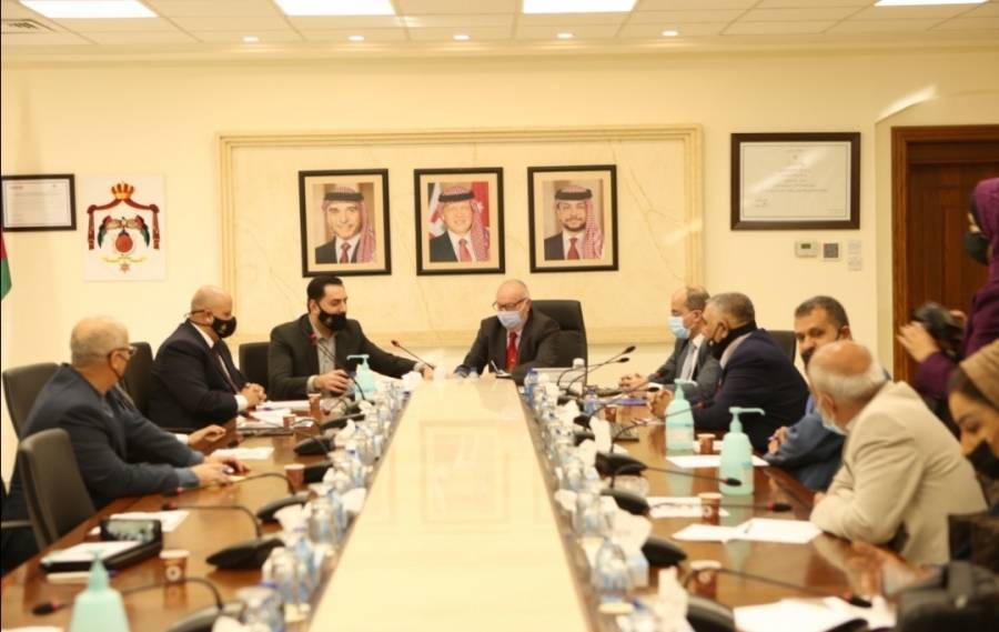 الكسبي يلتقي عدد من نواب محافظة عجلون وممثلي المجتمع المحلي