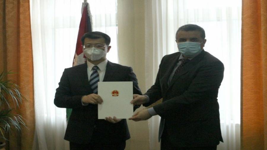وزارة الخارجية تتسلم نسخة من أوراق اعتماد السفير الصيني