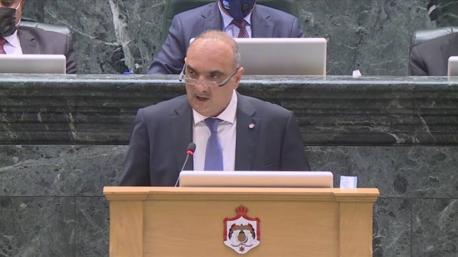 الخصاونة : أن العلاقة بين الحكومة ومجلس النوّاب ليست علاقة منافسة،