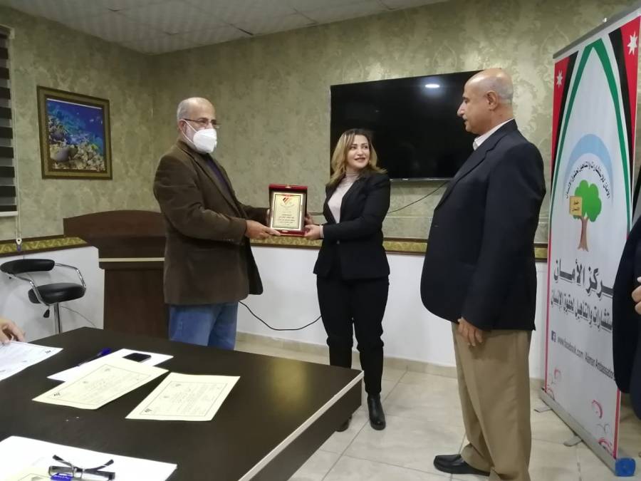 جمعية نشامى ملكا في الزرقاء تكرم الإعلامية الأردنية المبدعة الدكتورة مها الصراوي
