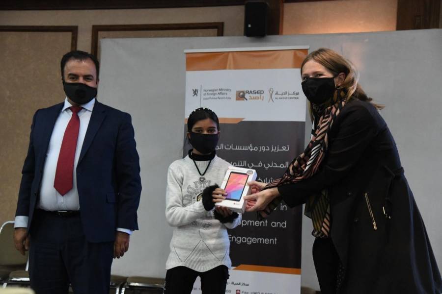 راصد يقدم مساندة لـ60 عائلة لضمان استدامة حق التعليم عن بعد.