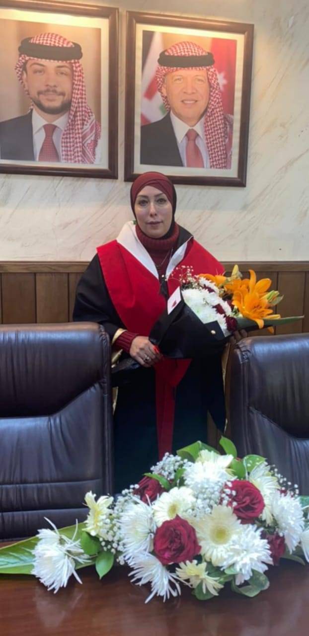 الدكتورة ردينة العطي تتحصل على شهادة الدكتوراه في فلسفة الإدارة الأستراتيجية من جامعة مؤتة
