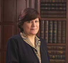 مدير عام الضمان يكرّم عبلة أبو علبة