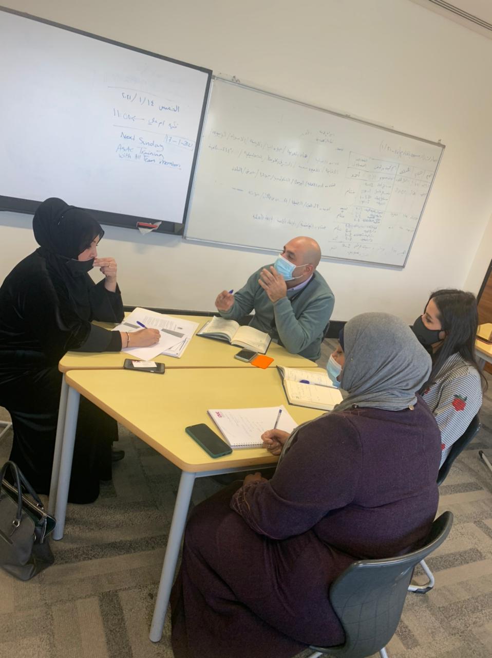 رئيسة الاتحاد النسائي الأردني العام تلتقي مدير قسم الاستقطاب في كلية لومينوس الجامعية