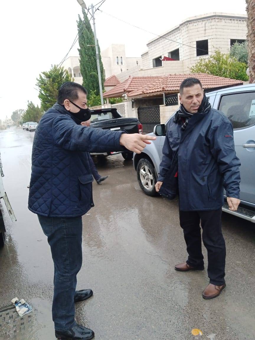 رئيس بلدية المفرق يجري جولة ميدانية بمدينة المفرق لمتابعة سير العمل وتنفيذاً لخطة الطوارئ الشتوية