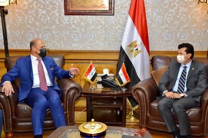 لتعزيز العلاقات وتطويرها  وزير الشباب والرياضة العراقي يلتقي نظيره المصري