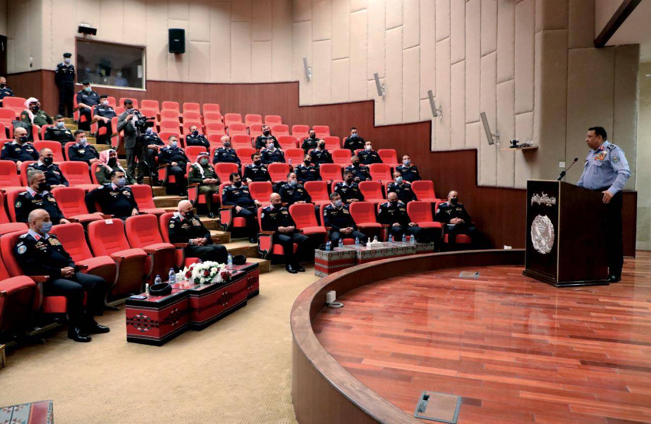 اللواء الحواتمة : تطوير عمل مراكز الأمن والدفاع المدني على سلم الأولويات للتسهيل على المواطنين.