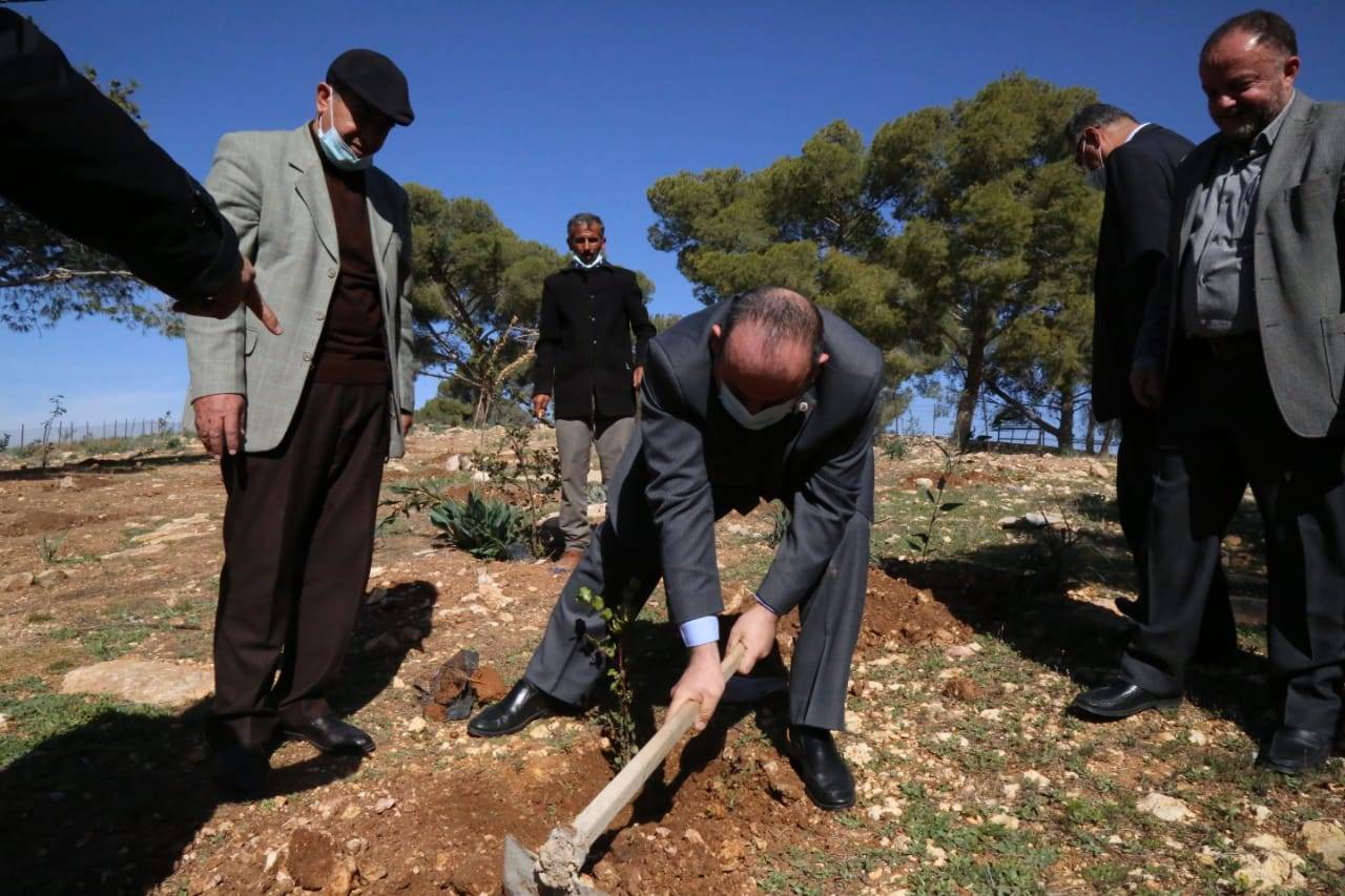 حداد يرعى يوم الشجرة في جمعية مركز جلعد ومنتجع السنديان