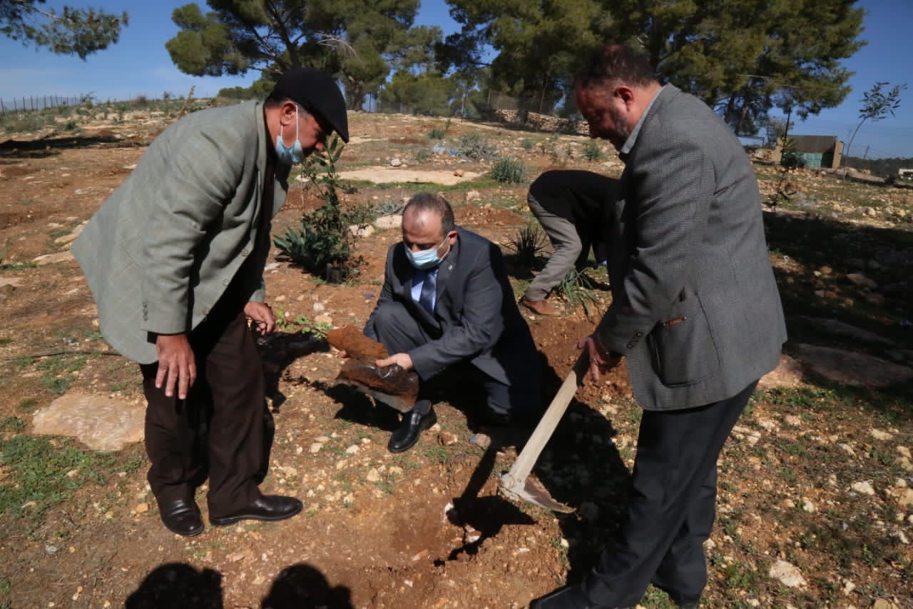 حداد يرعى يوم الشجرة في جمعية مركز جلعد ومنتجع السنديان