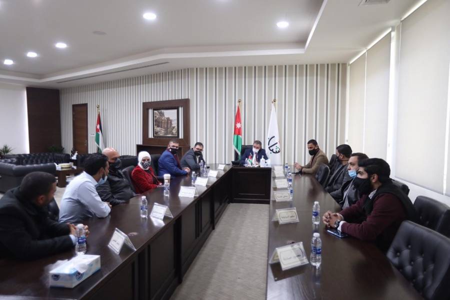 النابلسي يلتقي أعضاء شبكة القيادات الشبابية