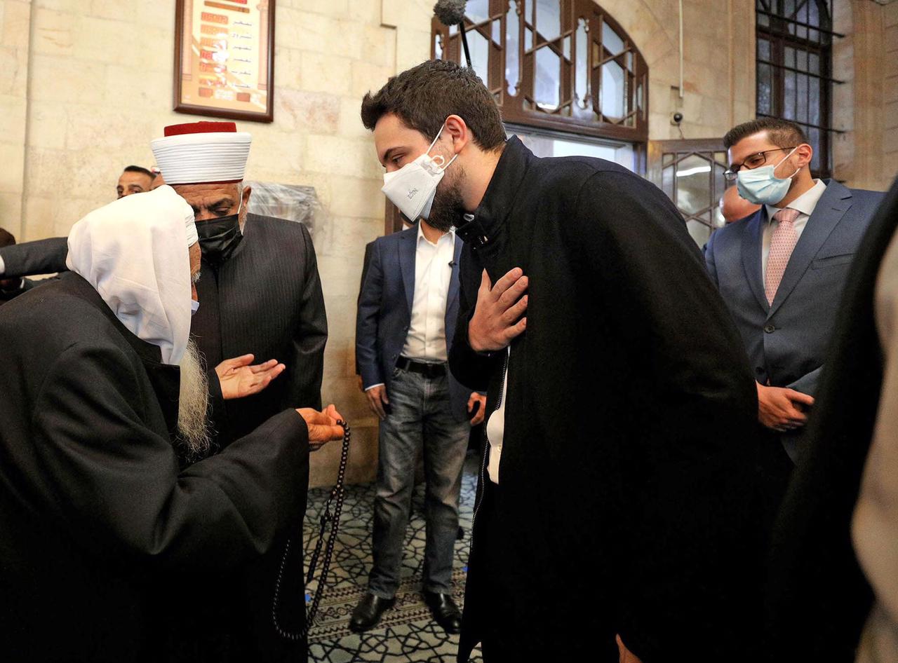 ولي العهد يطلع على مشروع إعادة تأهيل المسجد الحسيني