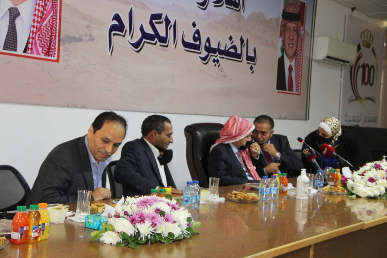 نائب رئيس الورزاء وزير الادارة المحلية يقوم بزيارة ميدانية لبلديات الجيزة والموقر و سحاب