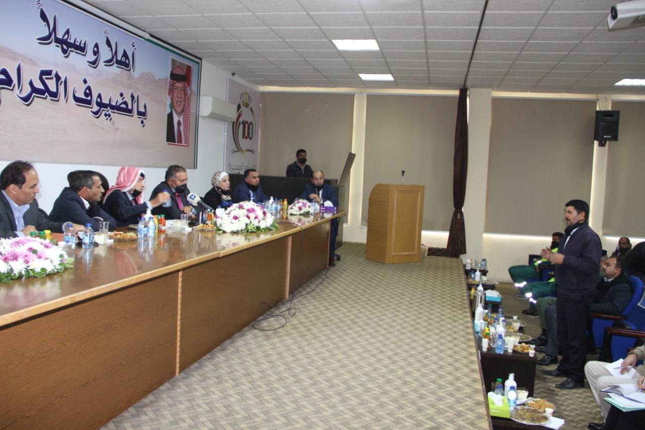 نائب رئيس الورزاء وزير الادارة المحلية يقوم بزيارة ميدانية لبلديات الجيزة والموقر و سحاب