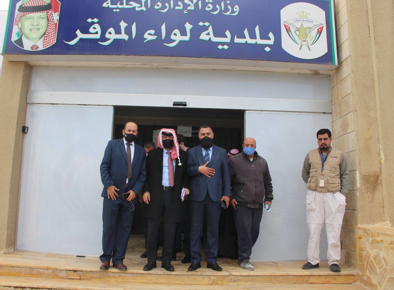 نائب رئيس الورزاء وزير الادارة المحلية يقوم بزيارة ميدانية لبلديات الجيزة والموقر و سحاب