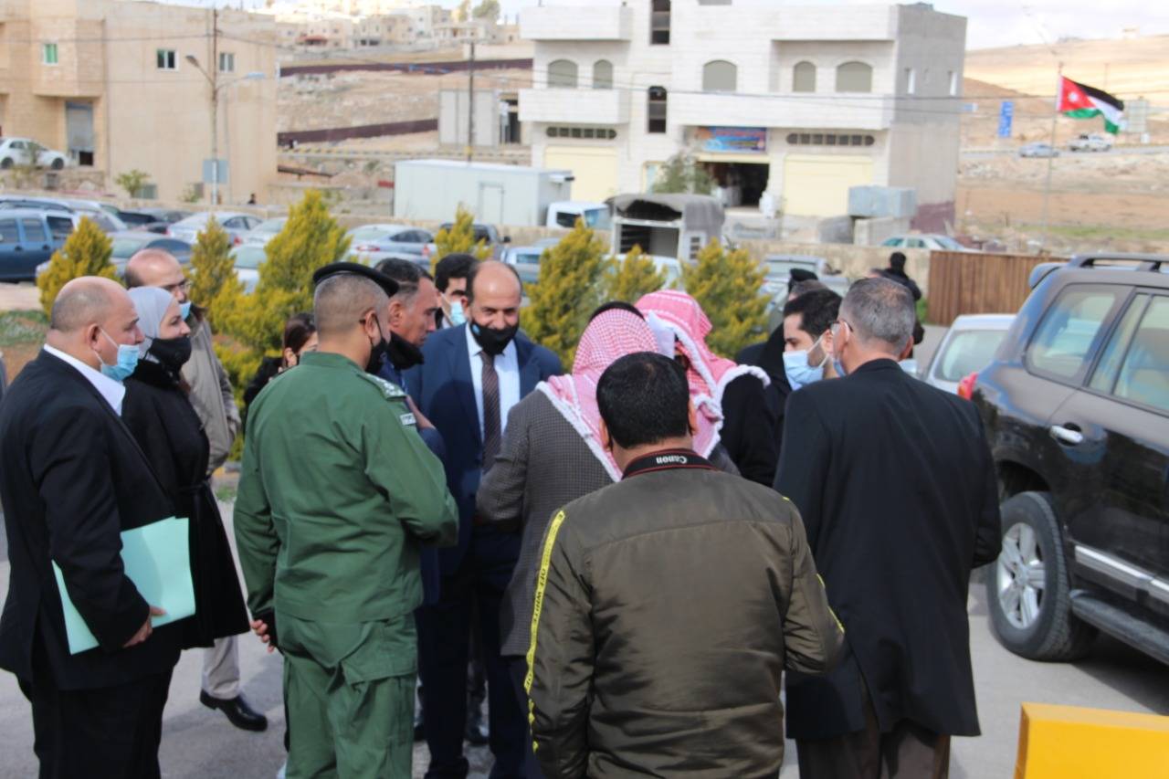 نائب رئيس الورزاء وزير الادارة المحلية يقوم بزيارة ميدانية لبلديات الجيزة والموقر و سحاب