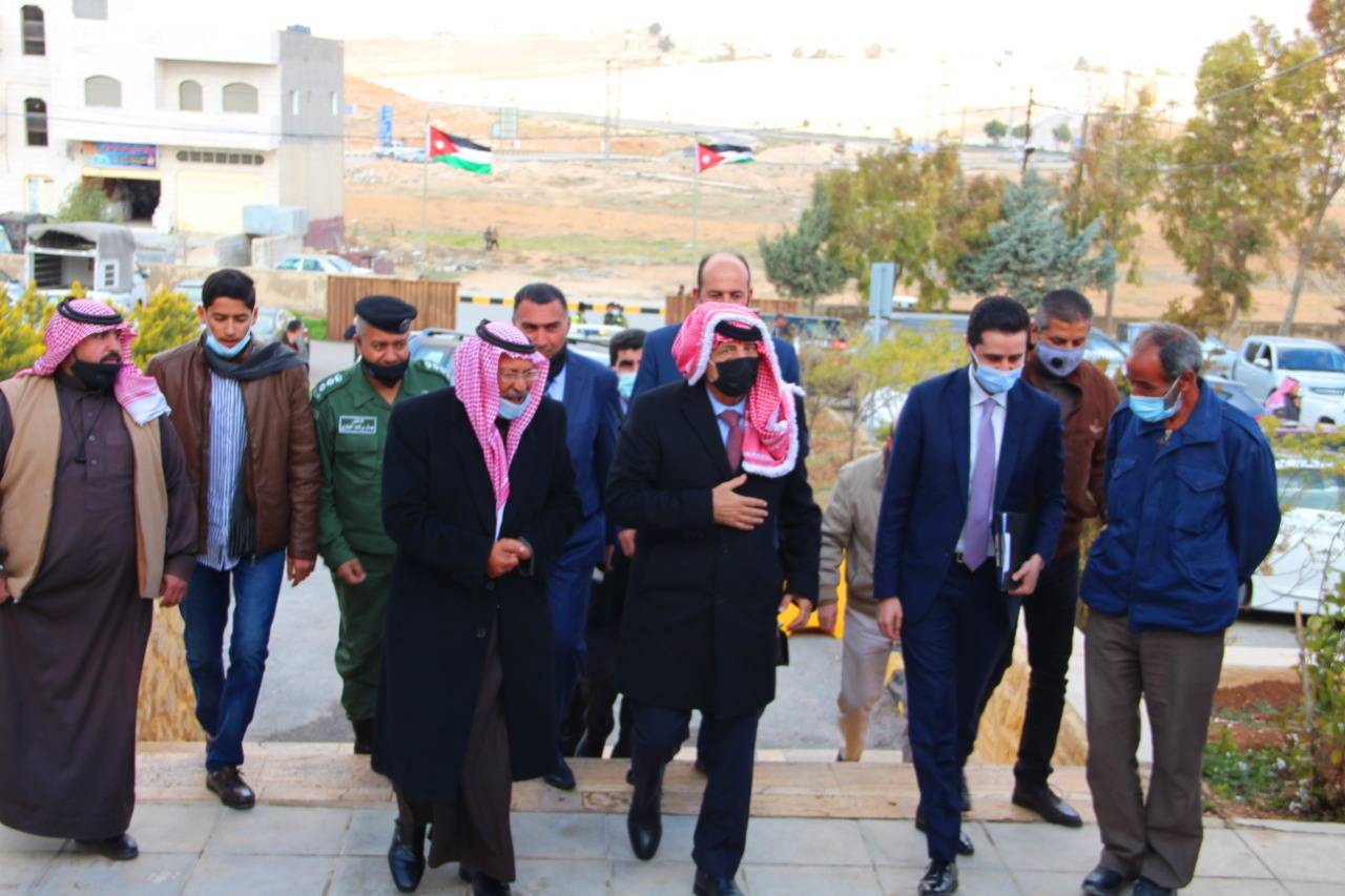نائب رئيس الورزاء وزير الادارة المحلية يقوم بزيارة ميدانية لبلديات الجيزة والموقر و سحاب