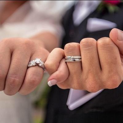 أسرة موقع جوهرة العرب الإخباري تهنئ الزميلة فرات علاونة بمناسبة خطوبتها