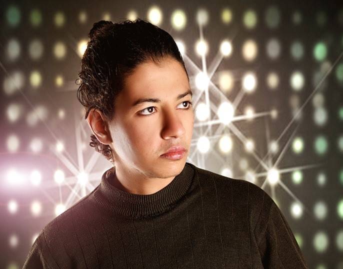 المغرب تكرم فنان مصرى شاب لتميزه فى مجال الغناء