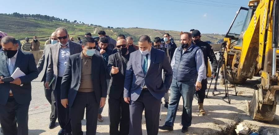 وزير المياه والري يعلن الانتهاء من اعمال الخط الناقل  الرئيسي من المنطقة التي تعرضت للانهيارفي جرش
