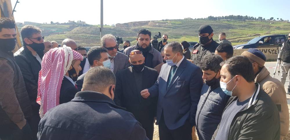 وزير المياه والري يعلن الانتهاء من اعمال الخط الناقل  الرئيسي من المنطقة التي تعرضت للانهيارفي جرش  