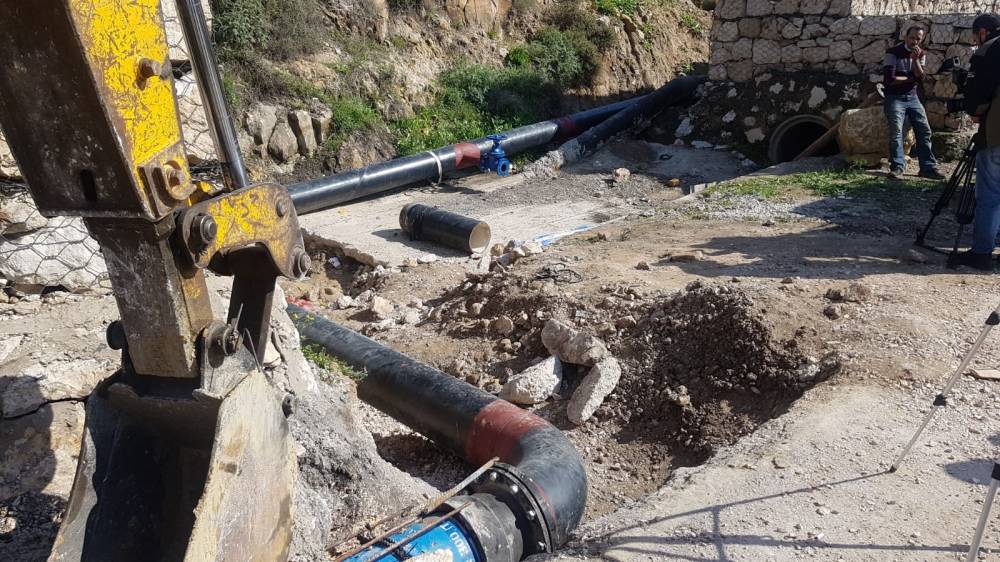 وزير المياه والري يعلن الانتهاء من اعمال الخط الناقل  الرئيسي من المنطقة التي تعرضت للانهيارفي جرش  