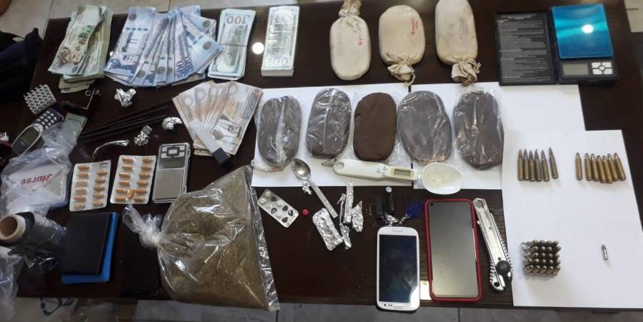 إلقاء القبض على أحد تجار ومهربي المواد المخدرة (مصنف بالخطير)