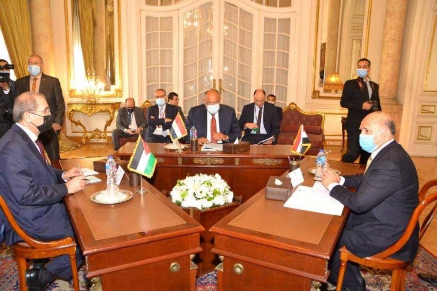 ملف تعزيز العلاقات الثلاثية  أمام وزراء خارجية مصر والاردن والعراق