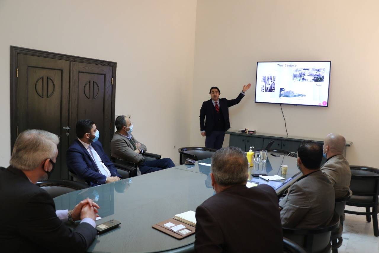 رئيس هيئة الاستثمار بالوكالة يزور مصنع سختيان للأدوية