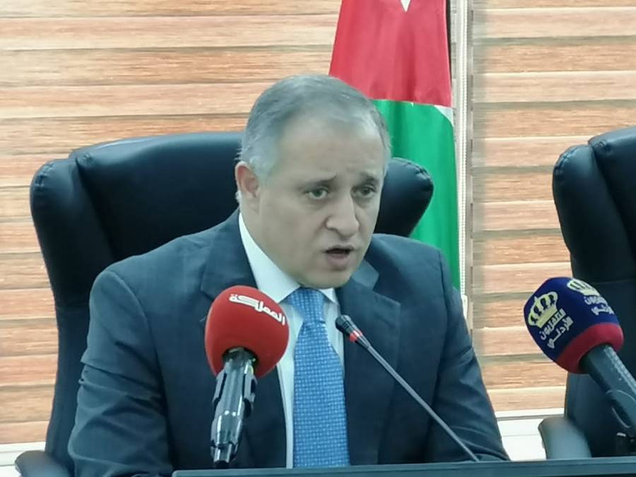 وزير العمل يوقع 7 اتفاقيات تشغيل توفر 3025 فرصة عمل للأردنيين في القطاع الخاص