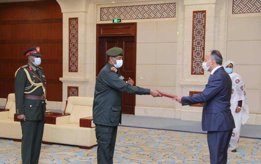 الردايدة يقدم أوراق اعتماده سفيرا للمملكة لدى السودان