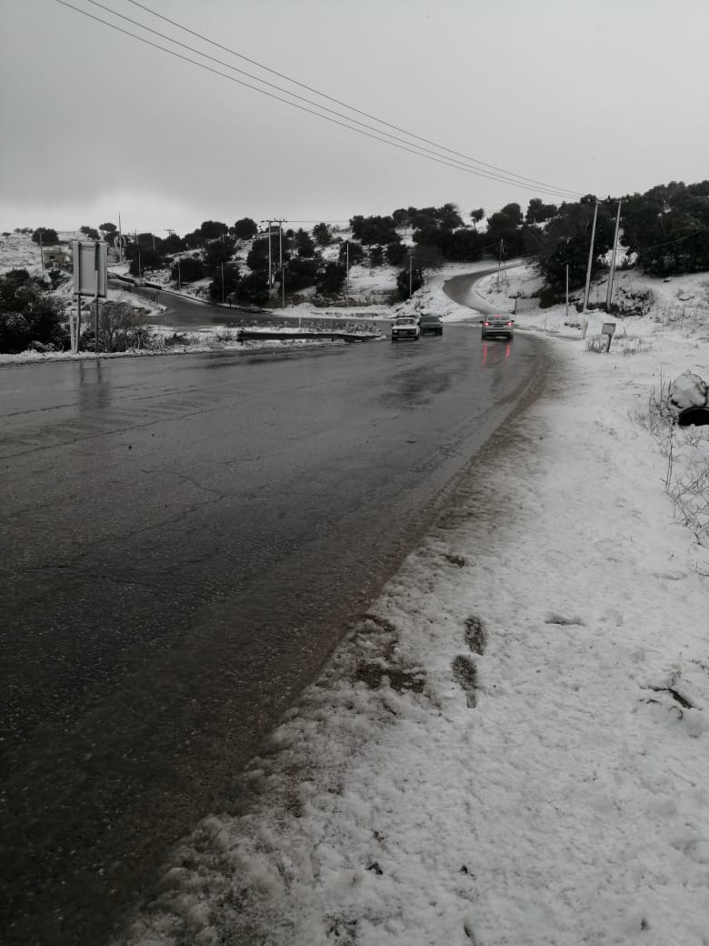 الأشغال : تعاملنا مع تراكمات للثلوج في عددا من المواقع وجميع الطرق سالكة