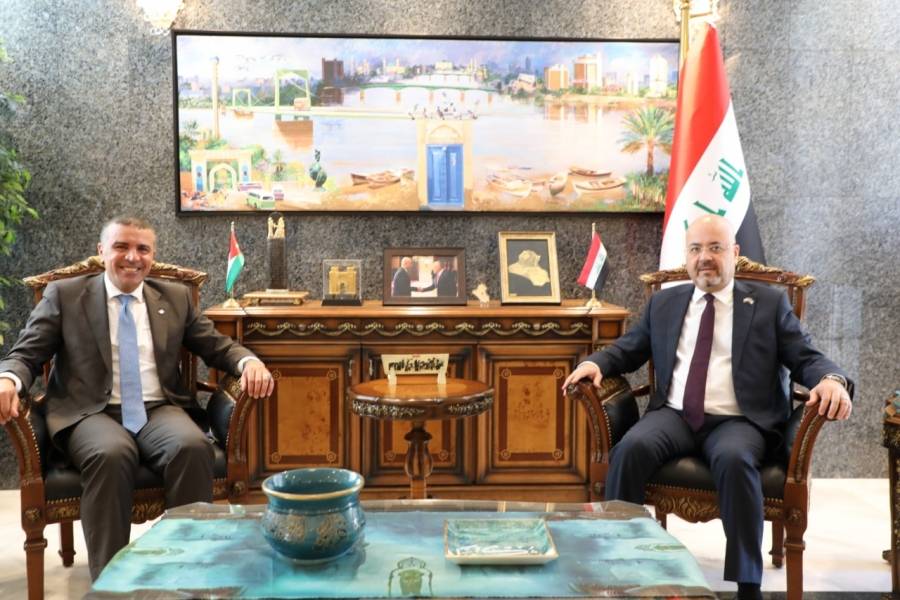 العذاري يلتقي رئيس بعثة الاتحاد الدولي للهلال الاحمر والصليب الاحمر في الاردن والعراق