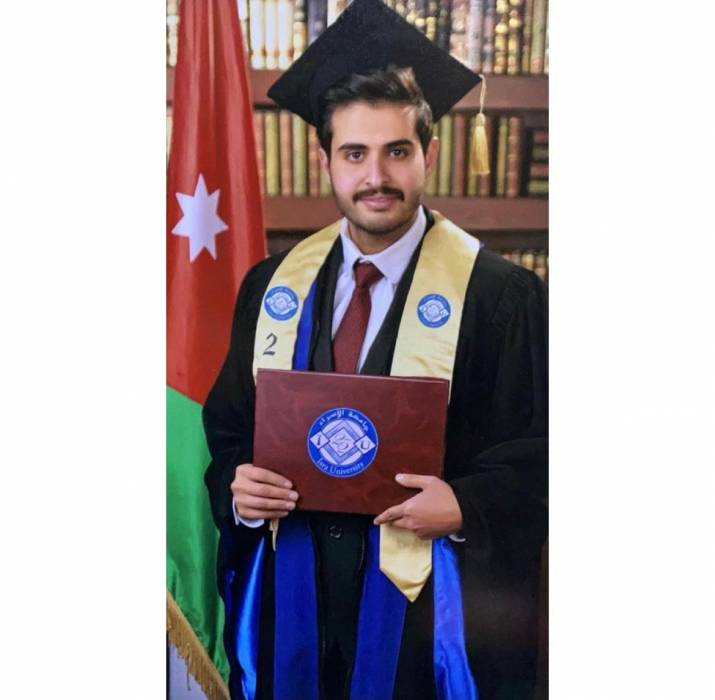 تهنئة لـ محمد خالد عبطان الخريشا بمناسبة تخرج نجله (خالد) وحصوله على بكالوريس في القانون