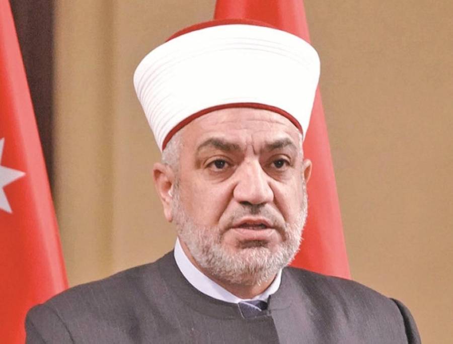 وزير الأوقاف يوجه لجان الزكاة لفتح أبوابها لكل من يطلب المساعدة في ظل الظروف الجوية الحالية