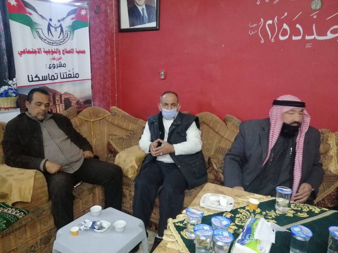 عمدة الزرقاء يقوم بزيارة لمجلس عشائر ابناء الشمال في المحافظة 