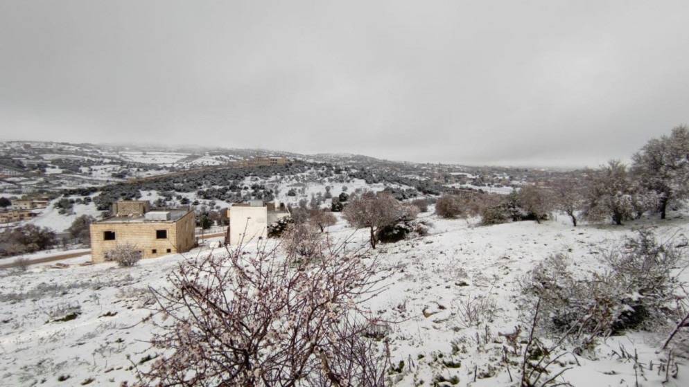 تساقط ثلوج على مرتفعات جبلية عالية في عدة مناطق..صور 