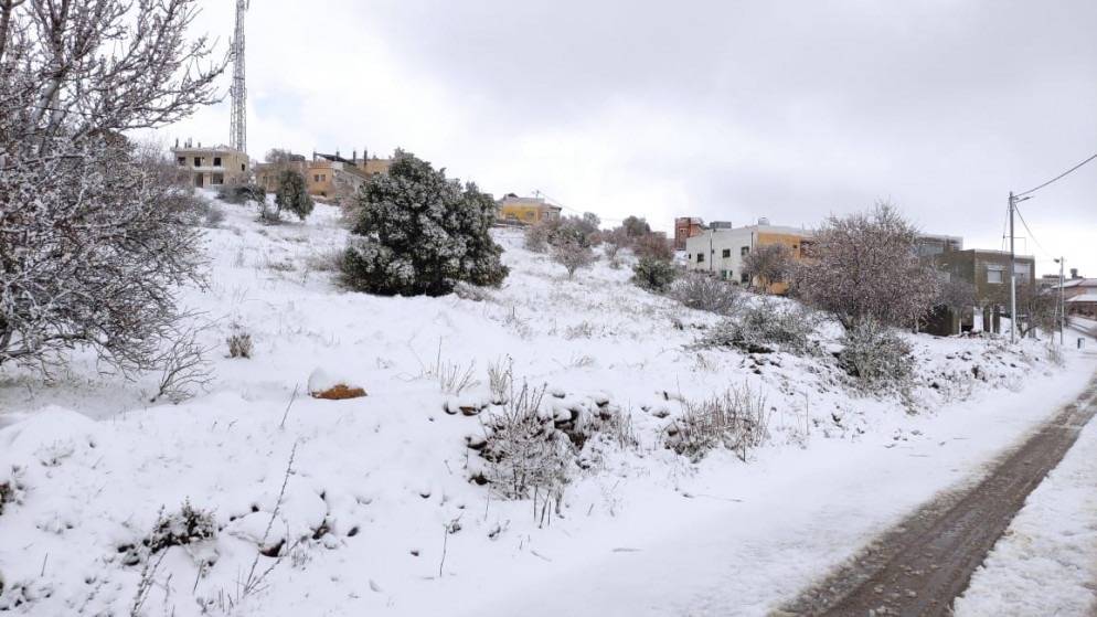 تساقط ثلوج على مرتفعات جبلية عالية في عدة مناطق..صور 