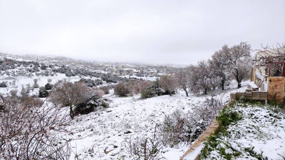 تساقط ثلوج على مرتفعات جبلية عالية في عدة مناطق..صور 