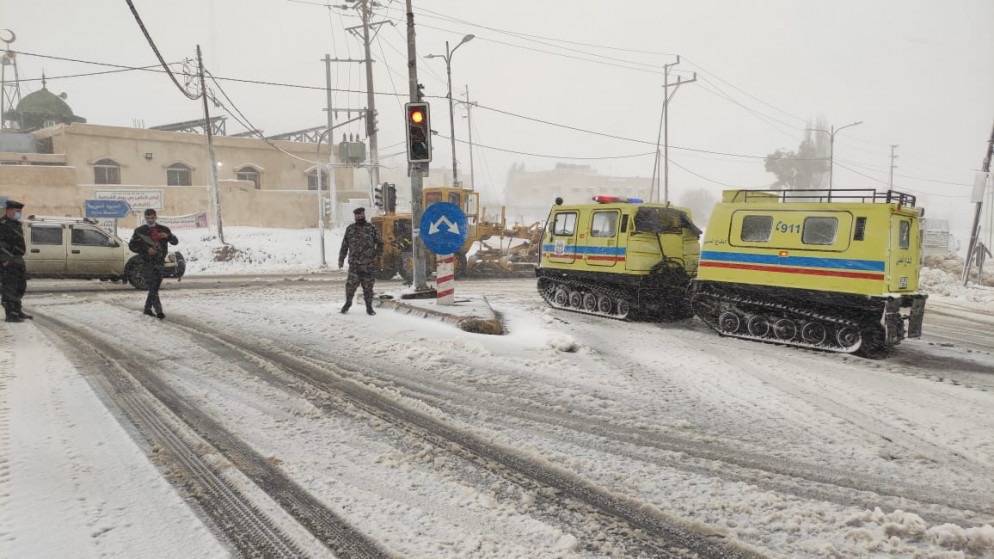 تساقط ثلوج على مرتفعات جبلية عالية في عدة مناطق..صور 