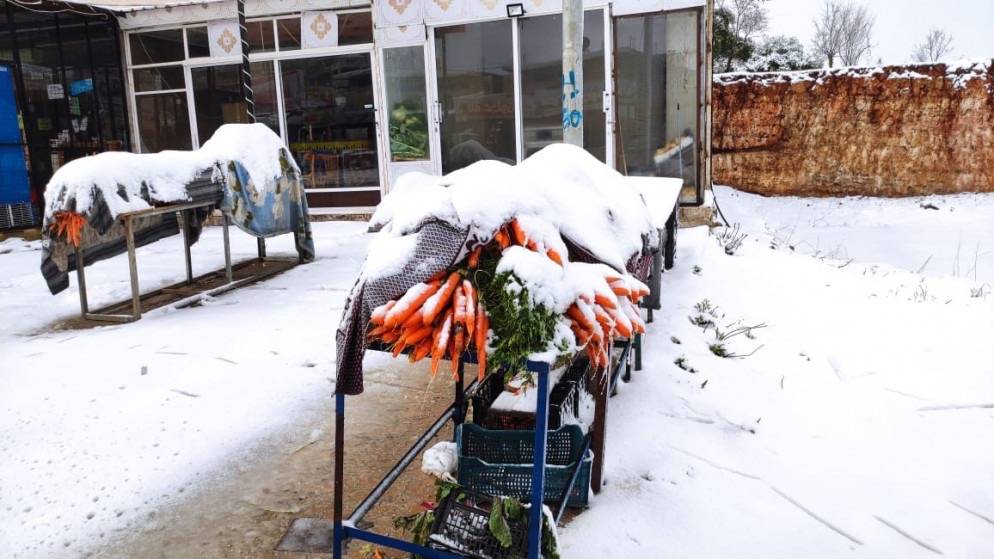 تساقط ثلوج على مرتفعات جبلية عالية في عدة مناطق..صور 