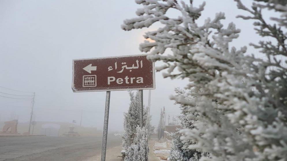 تساقط ثلوج على مرتفعات جبلية عالية في عدة مناطق..صور 