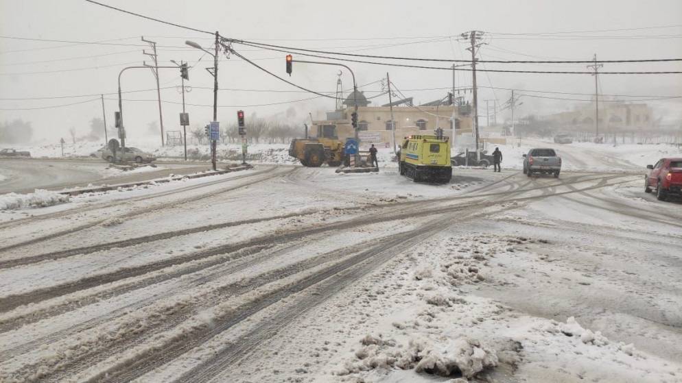 تساقط ثلوج على مرتفعات جبلية عالية في عدة مناطق..صور 