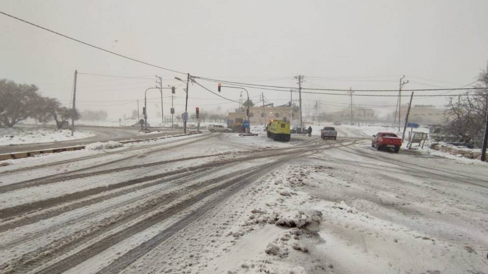 تساقط ثلوج على مرتفعات جبلية عالية في عدة مناطق..صور 