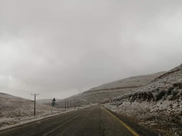 الأشغال : تعاملنا مع تراكمات للثلوج في عددا من المواقع وجميع الطرق سالكة