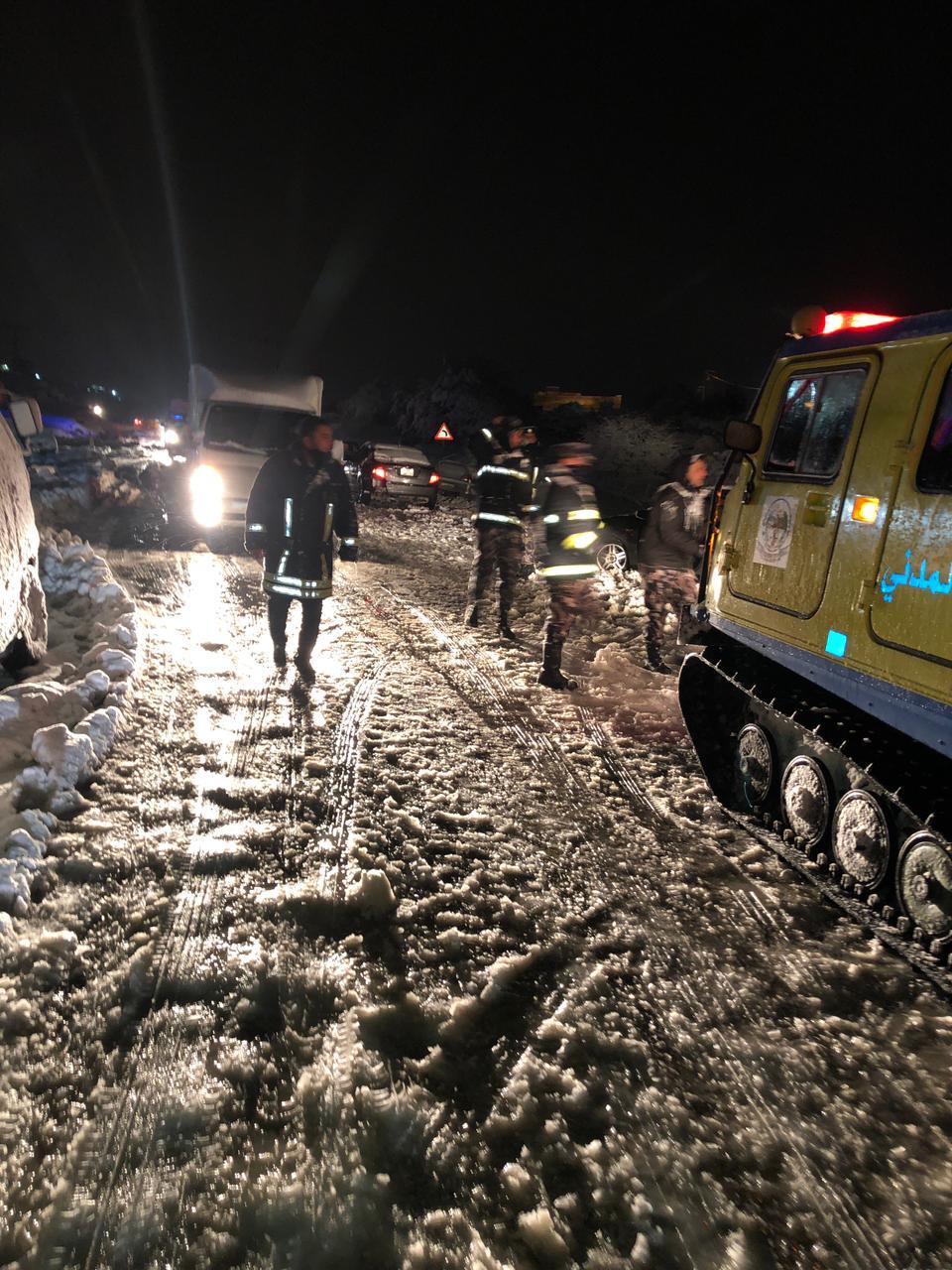 مركز القيادة والسيطرة 911 يتلقى 58 الف اتصال منذ صباح اليوم نتج عنها 28 الف بلاغ